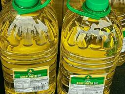 Golden sunflower oil with balanced fatty acids ideal for health focused cooking and nutrit